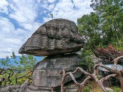 -梭布垭石林景区