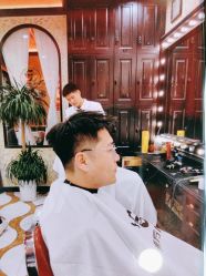 -东方先生国潮男士理发馆