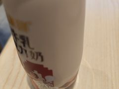 生牛乳巧克力奶-一鸣真鲜奶吧(龙江地铁站店)