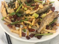 -丹水桥地锅鱼·翘嘴鲌·地方特色全鱼宴(丹江口大坝店)