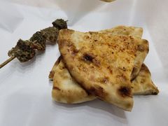 馕饼-巴汗羊肉串烧烤店