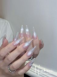 -花岐款式专研健康美甲沙龙