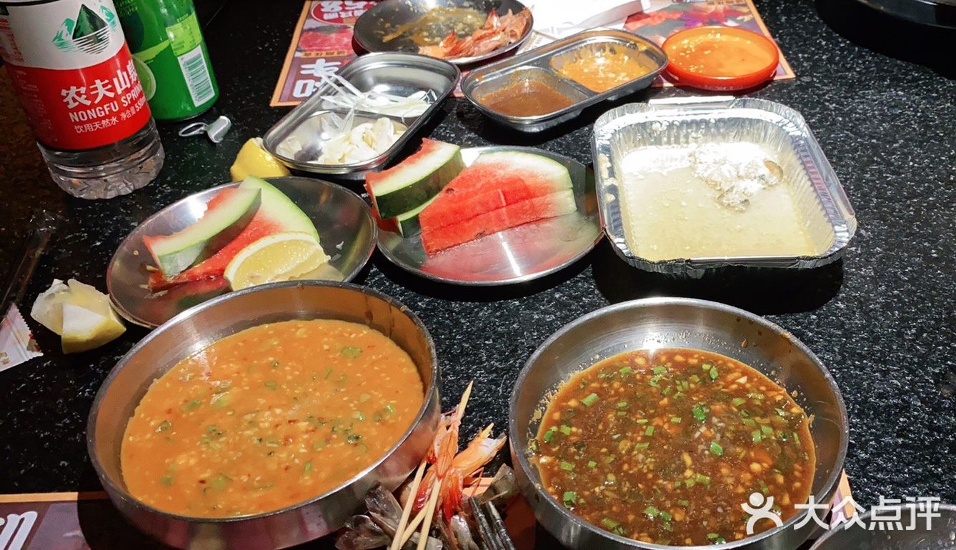 我们是六个人 选择啦一个六人卡座 坐着也很舒服