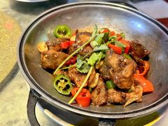 蒜子干锅小黄骨-园林美食城·本土农家菜(杨和镇店)