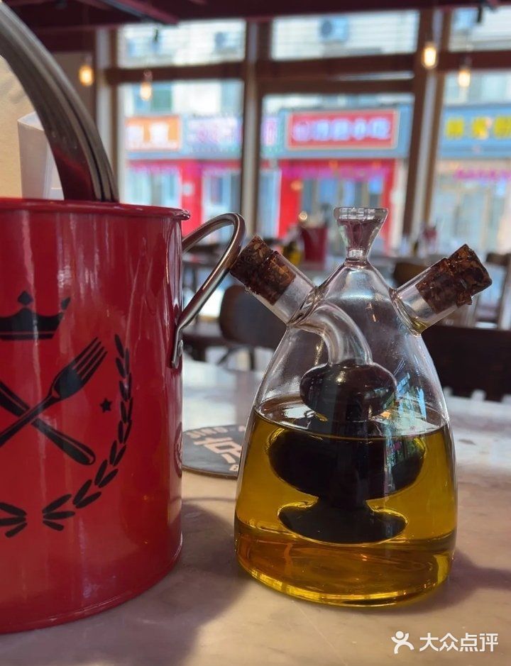 来三里屯一定要来这家餐厅尝尝，相信你一定会爱上它！