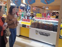 -周黑鸭(宁波鄞州区环球银泰城店)