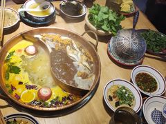 -洱火云南酸菜牛肉火锅(石景山当代商城店)