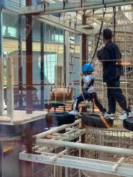 -PIPIKINGDOM皮皮王国欢乐号(欢乐海岸购物中心店)