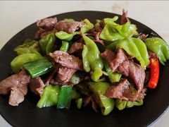 皱皮椒炒本地牛肉-翠田Green Field Kitchen