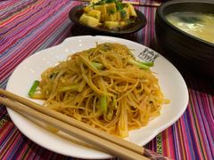 -香巴拉云南餐厅(华莱坞店)