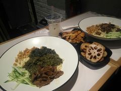 烧椒皮蛋牛肉拌面-拌面小当家