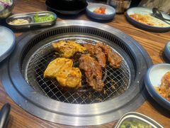 -明洞阿姨·韩式酱蟹烤肉·创意料理(三元桥店)