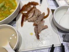 酥不腻烤鸭-小大董·烤鸭(观景餐厅·南京西路店)