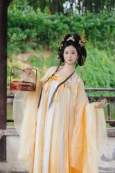 -一揽芳华汉服旗袍体验馆(拙政园店)