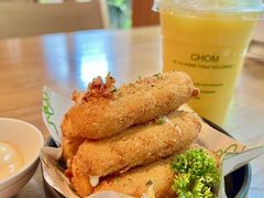 -Chom Cafe and Restaurant