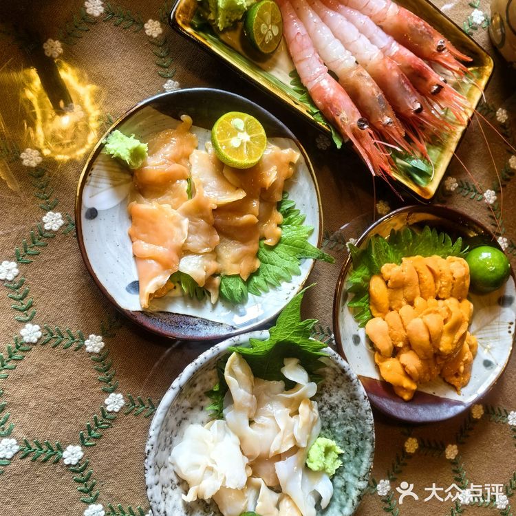 阿水的生鱼饭旗舰店是一家专注于生鱼饭的日料小店