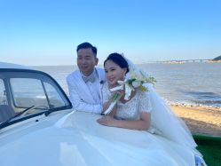 -现代经典婚纱摄影