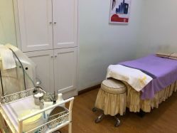 -苗方清颜专业祛痘养生