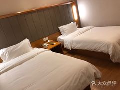 -全季酒店(上海火车站天目西路店)