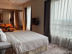 -上海虹桥西郊假日酒店