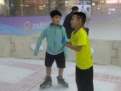 -冰堡国际溜冰场(观澜湖新城MHMALL店)