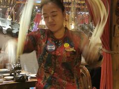 -老牌坊云南鱼豆花火锅(爱建店)