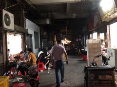 门面-威邵鸡煲(西华路总店)
