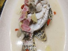 清蒸鲑鱼-万景饭店·鱼街农家菜