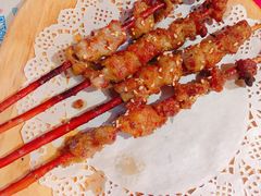 红柳枝烤羊肉串-咕嘟草帽鱼·牛奶一样的鲜鱼汤(包河万达广场创始店)