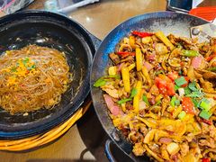 -富正毅三下锅·湘西韵味(天门山索道店)