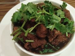 小碗牛肉-清真吴记门钉肉饼·喜多利