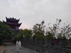 -巴陵广场