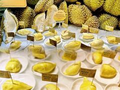 -雍容荟帝王蟹活龙虾展台自助(IFS黑金店)