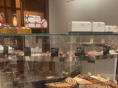 面包甜点陈列柜-Laderach 莱德拉(上海环贸iapm店)