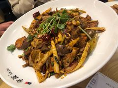 麻辣香锅-拿渡·水煮鱼麻辣香锅(王府井奥莱·香江小镇店)