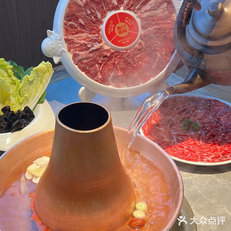 又到了吃老北京涮羊肉的季节！蘸上麻酱绝了