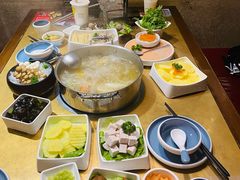 -左庭右院鲜牛肉火锅(金山万达店)