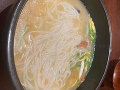 -银米·云南传统过桥米线(双廊黑金冠店)