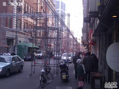 布置新年氛围-云南路美食街