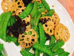 莲藕炒豆角-胜记烧鹅美食