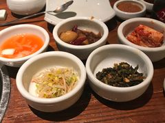 送辣白菜-萨拉伯尔(燕莎友谊商城店)