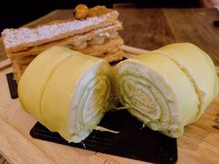 榴槤蛋糕卷-Common Table · Brunch & Coffee