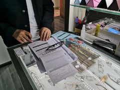 -视野联行眼镜蔡司·依视路官方授权店(顺城店)