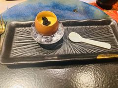 鱼子酱烤鸡蛋-一板铁板烧·隐秘一线江景花园餐厅(西湖左岸·天元店)