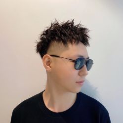 -BULB STUDIO 巴柏明星发型工作室