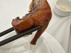 盐焗乳鸽-新成海港大酒楼(康华路店)