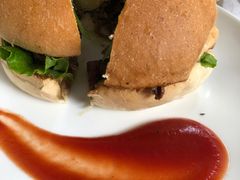 牛肉薯条汉堡-Nectar One Cafe(勇烈路n1店)