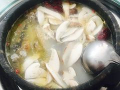 -南渝食府.墨脱石锅松茸鸡