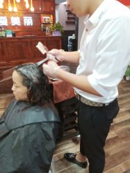 -爱美丽科技美肤中心