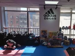 -adidas壹跆运动馆(世纪经贸大厦店)